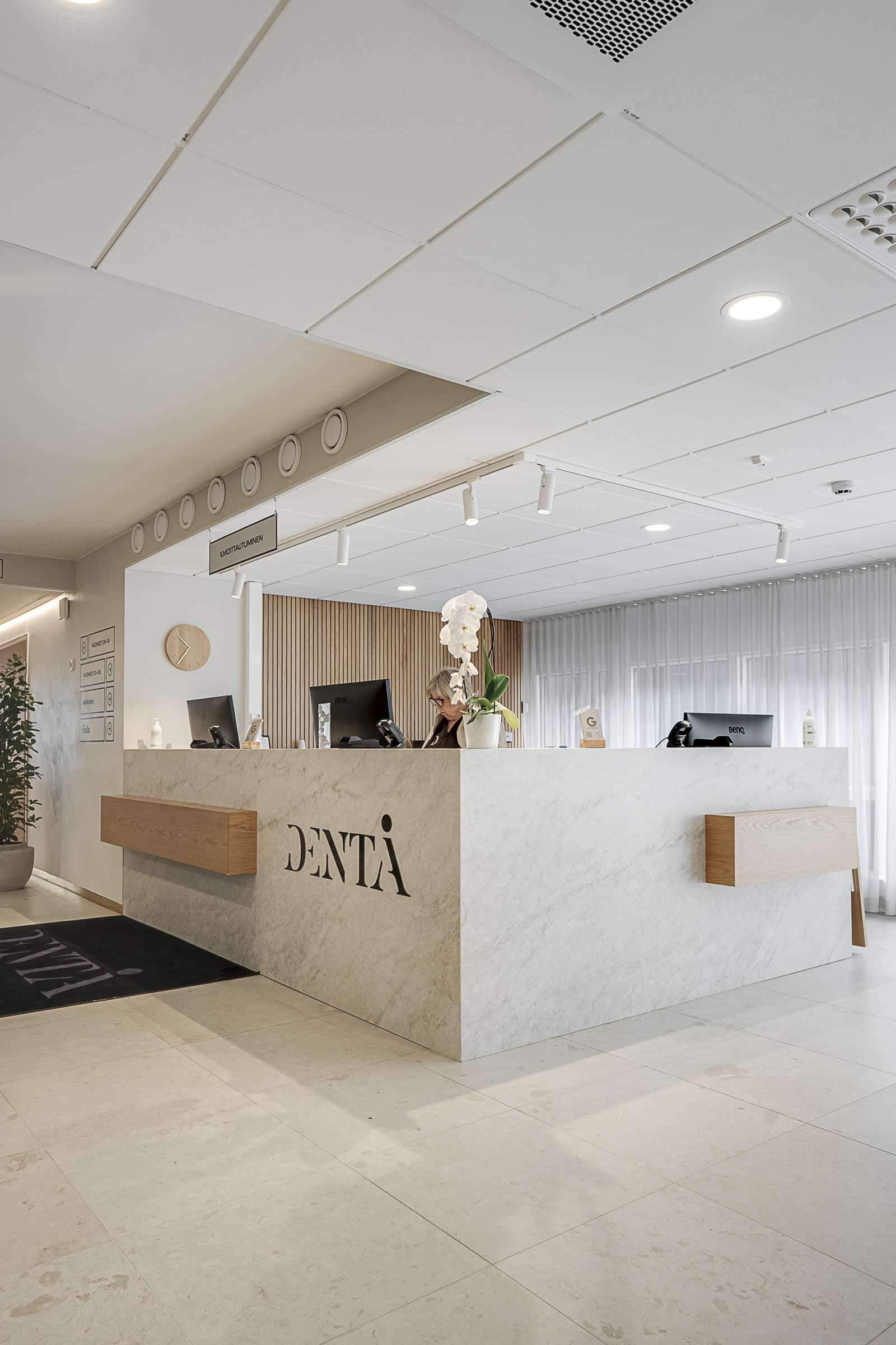 moderni ja tyylikäs hammaslääkärin vastaanotto